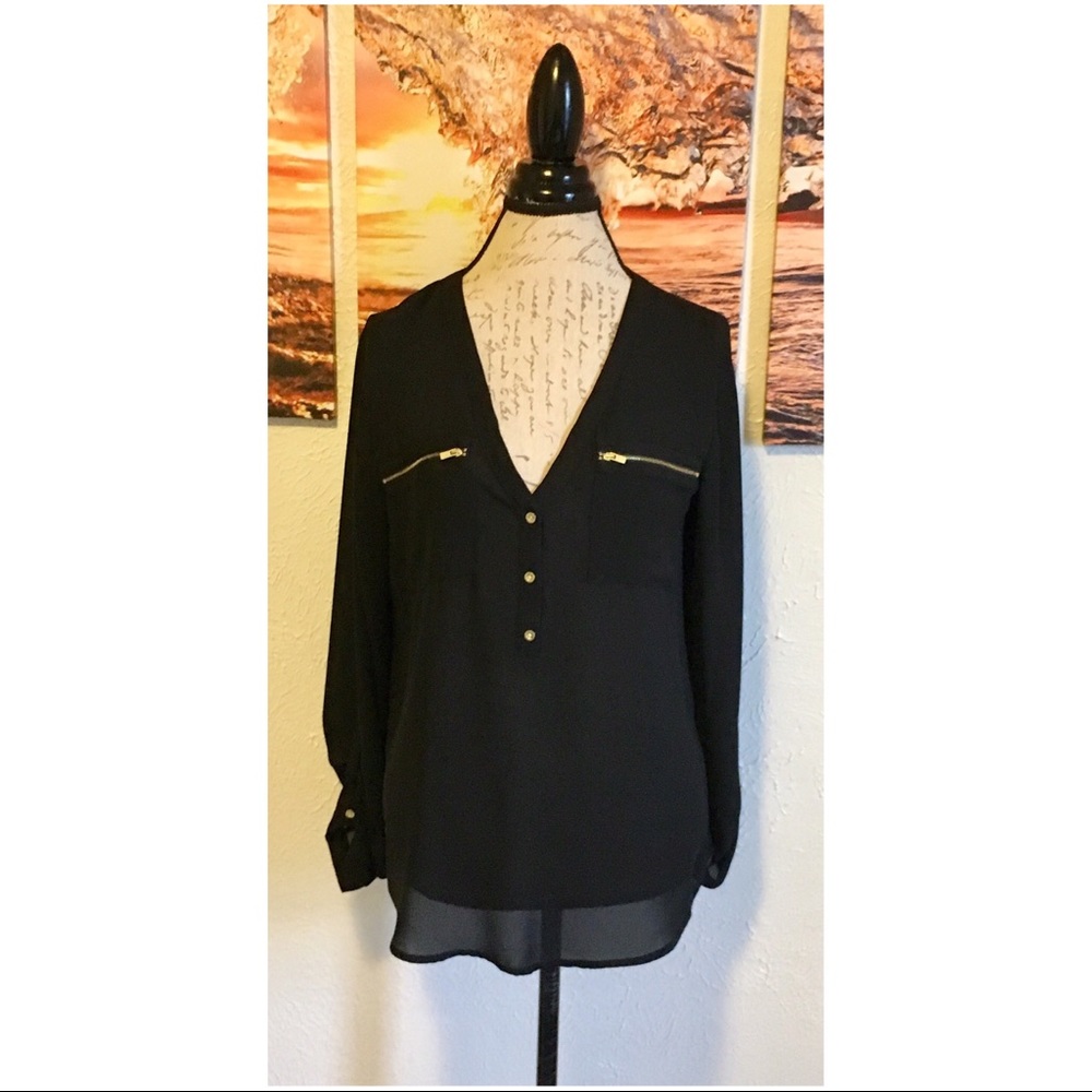 ❌SOLD❌ Classic Black & Gold Blouse